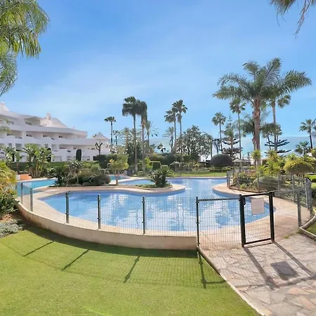 Lujoso Adosado Frente Al Mar Con Piscina Y Jardin - Riviera Andaluza 3 Holiday home *